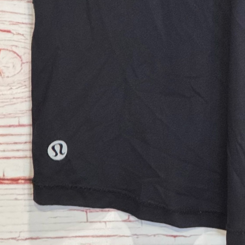 Lululemon Tranquil Tank in Black Sz 4 - Picture 7 of 11